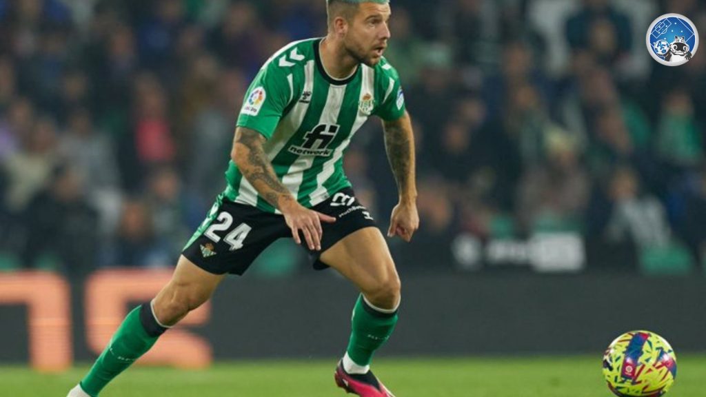 Aitor Ruibal con la camiseta del Betis de LaLiga